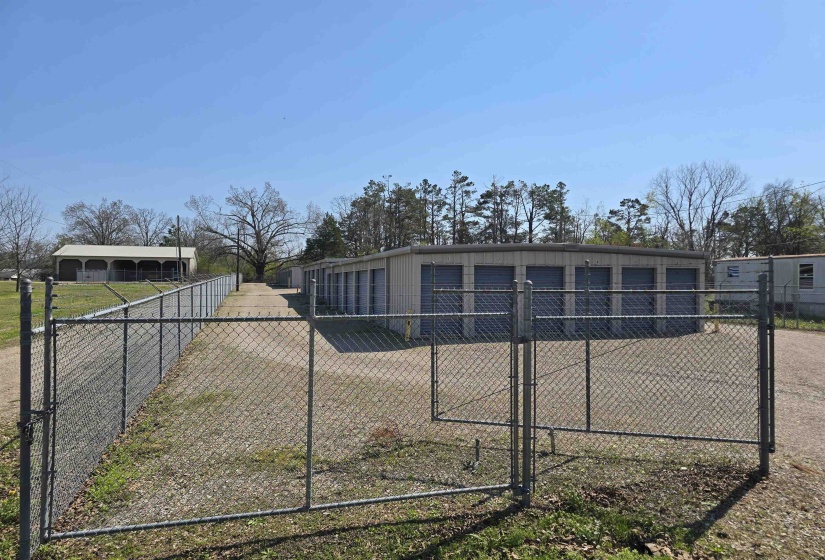 360 BLACK PL, Savannah, Tennessee 38372, ,Commercial/industrial,For Sale,BLACK,10220811