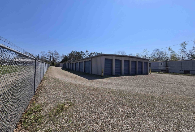 360 BLACK PL, Savannah, Tennessee 38372, ,Commercial/industrial,For Sale,BLACK,10220811