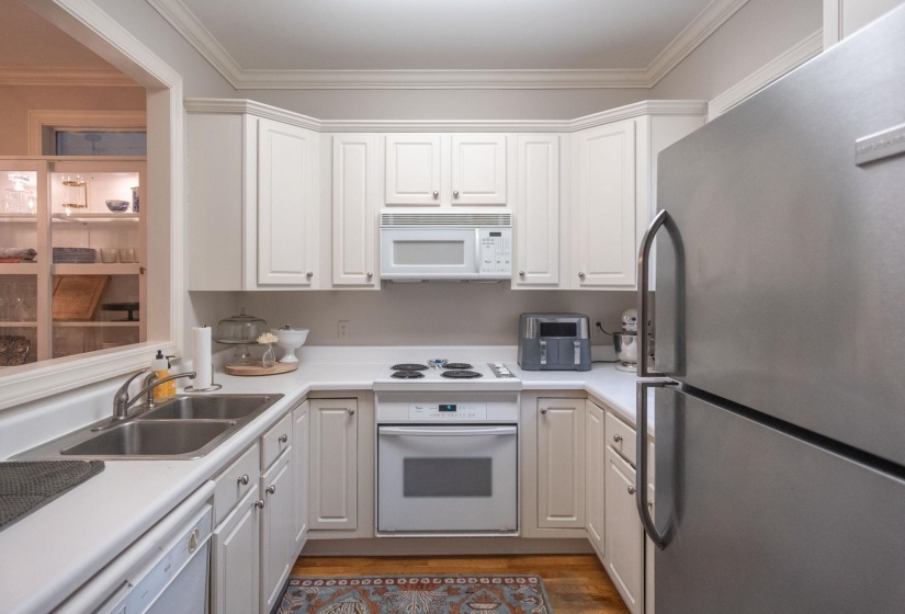 525 RIENZI DR, Memphis, Tennessee 38103, 2 Bedrooms Bedrooms, 5 Rooms Rooms,2.1 BathroomsBathrooms,Rental Properties,For Sale,RIENZI,10220801