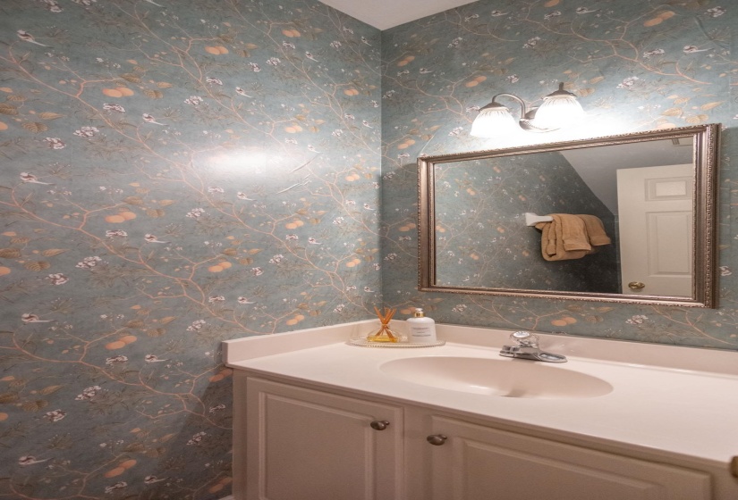 525 RIENZI DR, Memphis, Tennessee 38103, 2 Bedrooms Bedrooms, 5 Rooms Rooms,2.1 BathroomsBathrooms,Rental Properties,For Sale,RIENZI,10220801