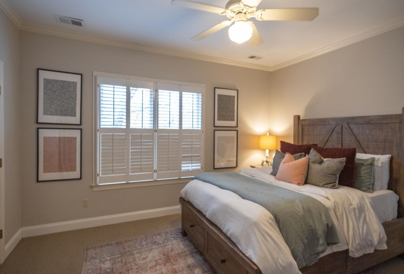 525 RIENZI DR, Memphis, Tennessee 38103, 2 Bedrooms Bedrooms, 5 Rooms Rooms,2.1 BathroomsBathrooms,Rental Properties,For Sale,RIENZI,10220801