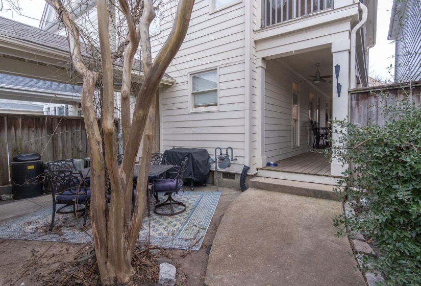 525 RIENZI DR, Memphis, Tennessee 38103, 2 Bedrooms Bedrooms, 5 Rooms Rooms,2.1 BathroomsBathrooms,Rental Properties,For Sale,RIENZI,10220801