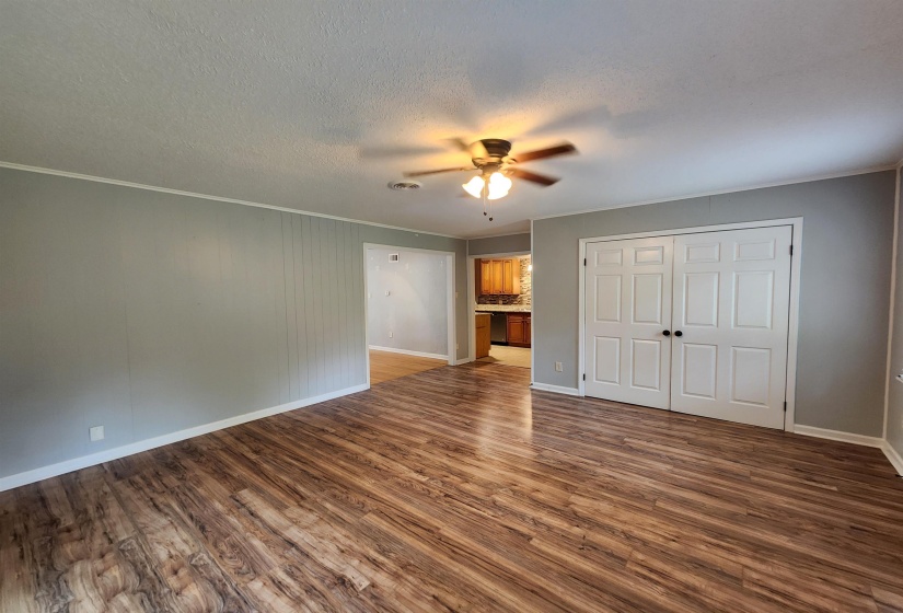 1315 WHITE STATION RD, Memphis, Tennessee 38117, 3 Bedrooms Bedrooms, 6 Rooms Rooms,1 BathroomBathrooms,Rental Properties,For Sale,WHITE STATION,10220808