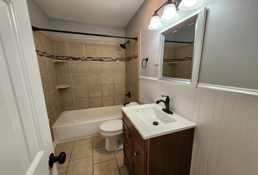 1315 WHITE STATION RD, Memphis, Tennessee 38117, 3 Bedrooms Bedrooms, 6 Rooms Rooms,1 BathroomBathrooms,Rental Properties,For Sale,WHITE STATION,10220808