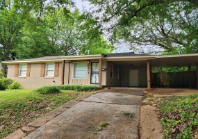 1315 WHITE STATION RD, Memphis, Tennessee 38117, 3 Bedrooms Bedrooms, 6 Rooms Rooms,1 BathroomBathrooms,Rental Properties,For Sale,WHITE STATION,10220808