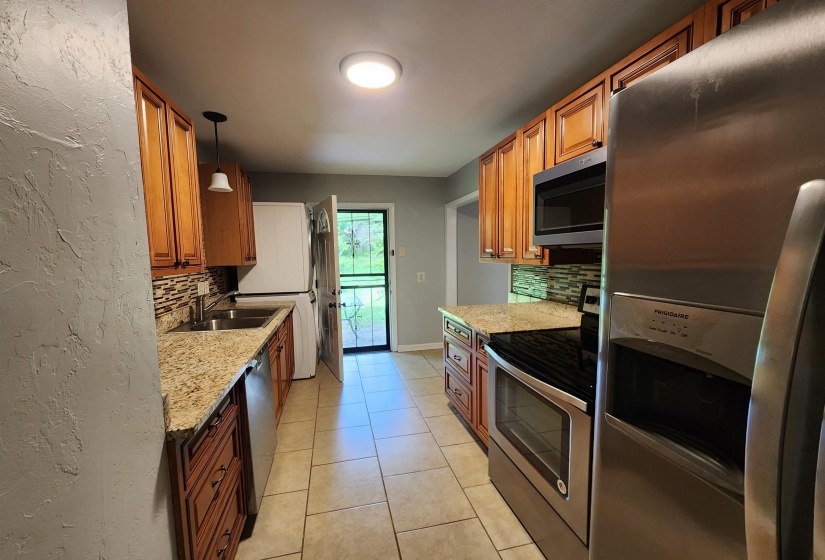 1315 WHITE STATION RD, Memphis, Tennessee 38117, 3 Bedrooms Bedrooms, 6 Rooms Rooms,1 BathroomBathrooms,Rental Properties,For Sale,WHITE STATION,10220808