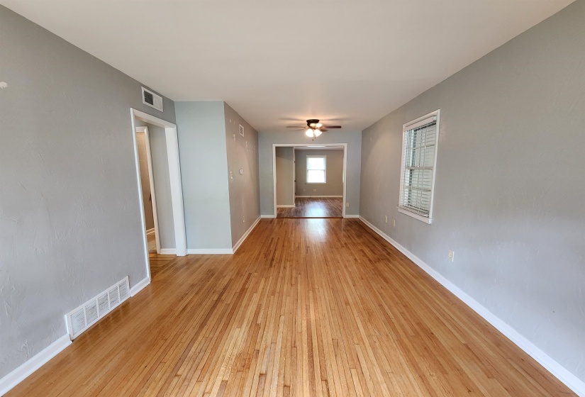 1315 WHITE STATION RD, Memphis, Tennessee 38117, 3 Bedrooms Bedrooms, 6 Rooms Rooms,1 BathroomBathrooms,Rental Properties,For Sale,WHITE STATION,10220808