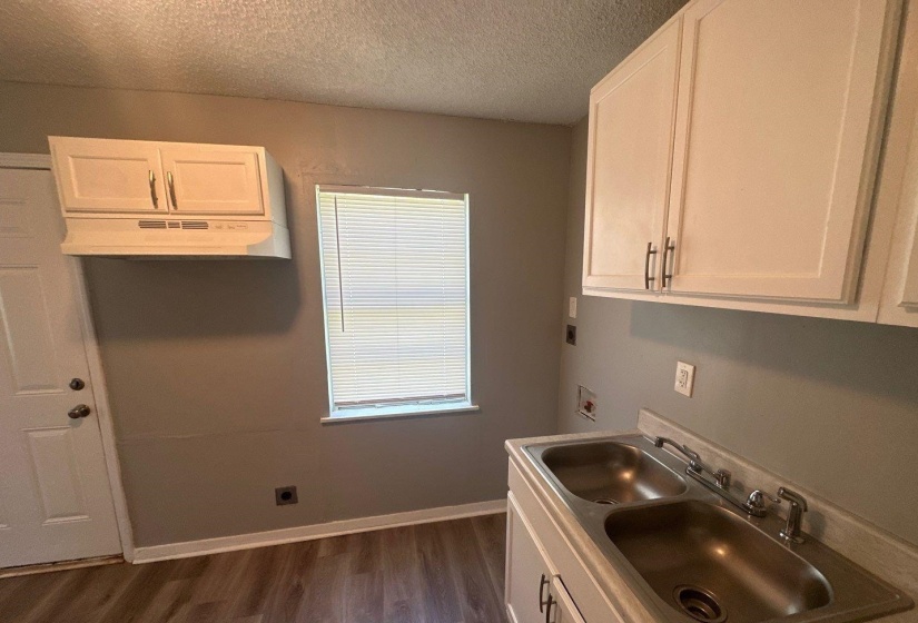 2536 SUNNY HILL DR, Memphis, Tennessee 38127, 3 Bedrooms Bedrooms, 5 Rooms Rooms,1 BathroomBathrooms,Residential,For Sale,SUNNY HILL,10212700