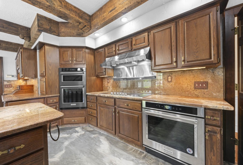 8449 LANSINGWOOD CV, Germantown, Tennessee 38139, 4 Bedroom Bedrooms, 1 Room Rooms,4.2 BathroomBathrooms,Residential,For Sale,LANSINGWOOD,0,10220804