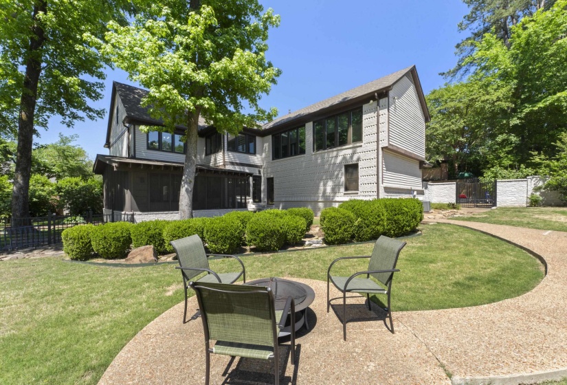 8449 LANSINGWOOD CV, Germantown, Tennessee 38139, 4 Bedroom Bedrooms, 1 Room Rooms,4.2 BathroomBathrooms,Residential,For Sale,LANSINGWOOD,0,10220804