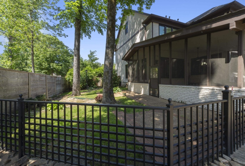 8449 LANSINGWOOD CV, Germantown, Tennessee 38139, 4 Bedroom Bedrooms, 1 Room Rooms,4.2 BathroomBathrooms,Residential,For Sale,LANSINGWOOD,0,10220804