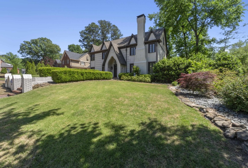 8449 LANSINGWOOD CV, Germantown, Tennessee 38139, 4 Bedroom Bedrooms, 1 Room Rooms,4.2 BathroomBathrooms,Residential,For Sale,LANSINGWOOD,0,10220804
