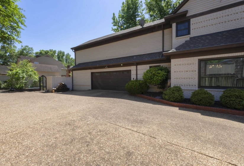 8449 LANSINGWOOD CV, Germantown, Tennessee 38139, 4 Bedroom Bedrooms, 1 Room Rooms,4.2 BathroomBathrooms,Residential,For Sale,LANSINGWOOD,0,10220804
