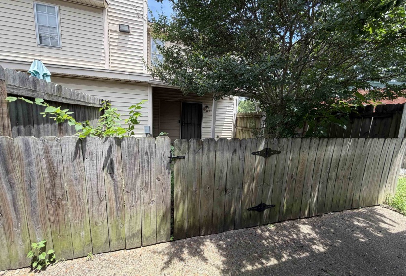 5573 PLEASANT VIEW DR, Memphis, Tennessee 38134, 3 Bedroom Bedrooms, 7 Room Rooms,2.1 BathroomBathrooms,Residential,For Sale,PLEASANT VIEW,0,10220807