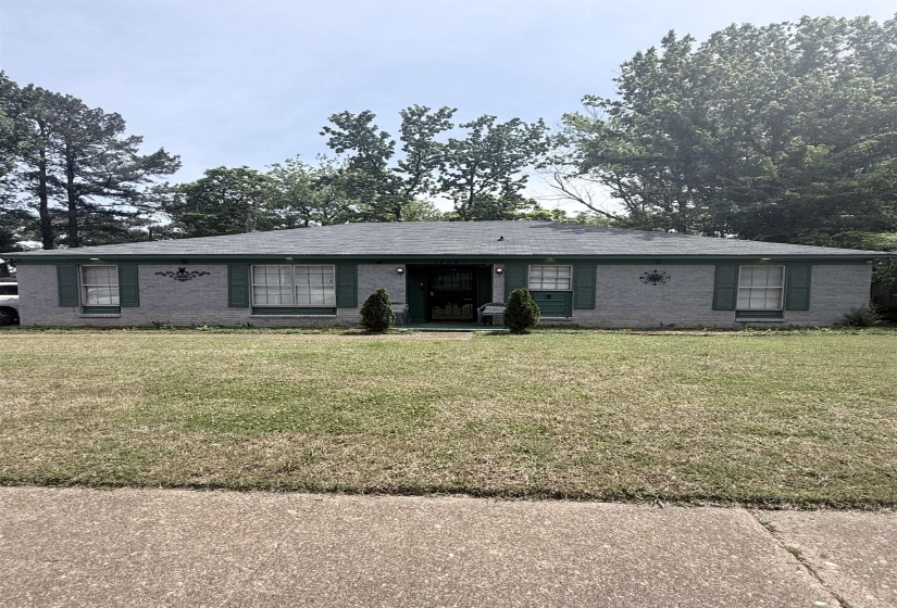 3784 BROOKMEADE ST, Memphis, Tennessee 38127, 4 Bedroom Bedrooms, 7 Room Rooms,2 BathroomBathrooms,Residential,For Sale,BROOKMEADE,0,10220812