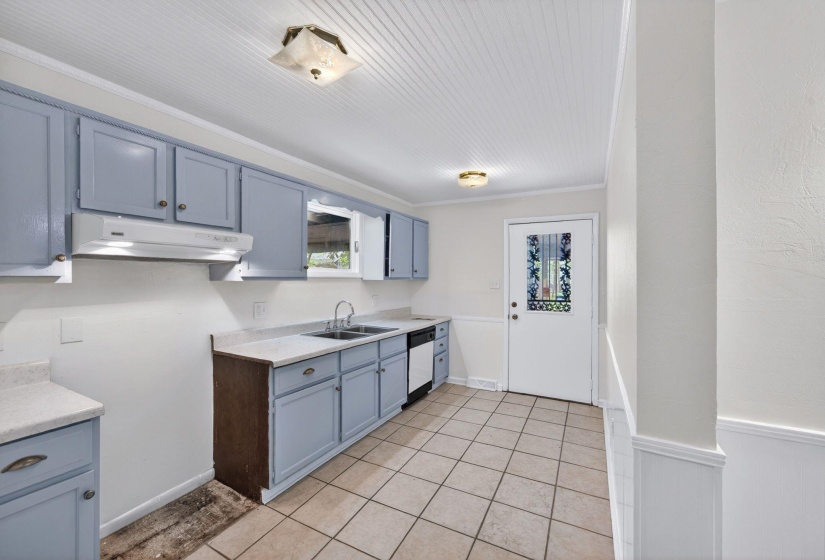 1104 PARKWAY ST, Jackson, Tennessee 38305-5008, 2 Bedroom Bedrooms, 5 Room Rooms,2 BathroomBathrooms,Residential,For Sale,PARKWAY,0,10220813