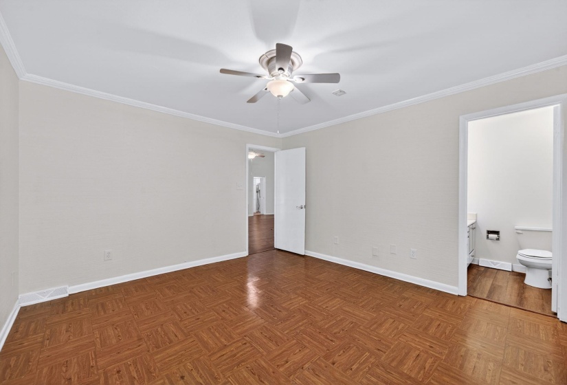 1104 PARKWAY ST, Jackson, Tennessee 38305-5008, 2 Bedroom Bedrooms, 5 Room Rooms,2 BathroomBathrooms,Residential,For Sale,PARKWAY,0,10220813