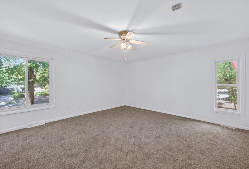 1104 PARKWAY ST, Jackson, Tennessee 38305-5008, 2 Bedroom Bedrooms, 5 Room Rooms,2 BathroomBathrooms,Residential,For Sale,PARKWAY,0,10220813