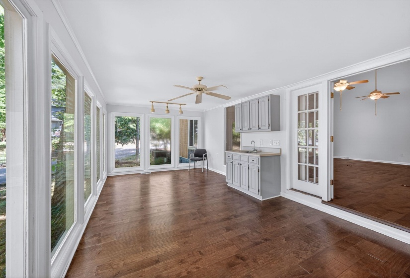 1104 PARKWAY ST, Jackson, Tennessee 38305-5008, 2 Bedroom Bedrooms, 5 Room Rooms,2 BathroomBathrooms,Residential,For Sale,PARKWAY,0,10220813