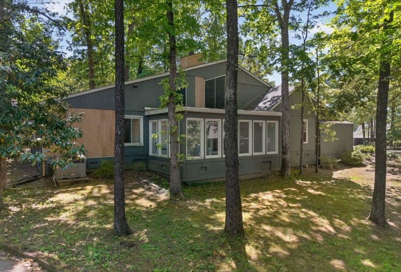 1104 PARKWAY ST, Jackson, Tennessee 38305-5008, 2 Bedroom Bedrooms, 5 Room Rooms,2 BathroomBathrooms,Residential,For Sale,PARKWAY,0,10220813