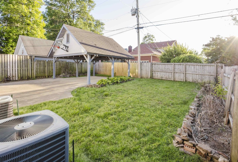 357 ANGELUS ST, Memphis, Tennessee 38112, 4 Bedroom Bedrooms, 7 Room Rooms,3 BathroomBathrooms,Residential,For Sale,ANGELUS,0,10220815