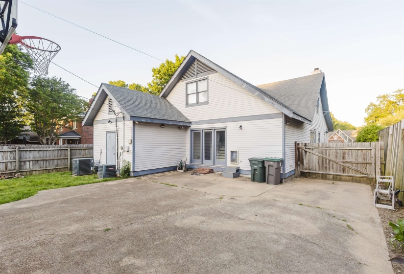357 ANGELUS ST, Memphis, Tennessee 38112, 4 Bedroom Bedrooms, 7 Room Rooms,3 BathroomBathrooms,Residential,For Sale,ANGELUS,0,10220815