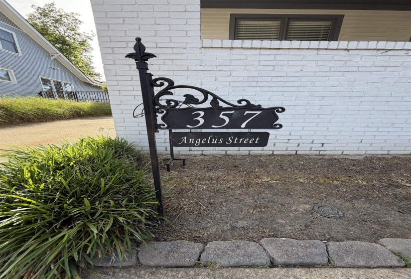 357 ANGELUS ST, Memphis, Tennessee 38112, 4 Bedroom Bedrooms, 7 Room Rooms,3 BathroomBathrooms,Residential,For Sale,ANGELUS,0,10220815