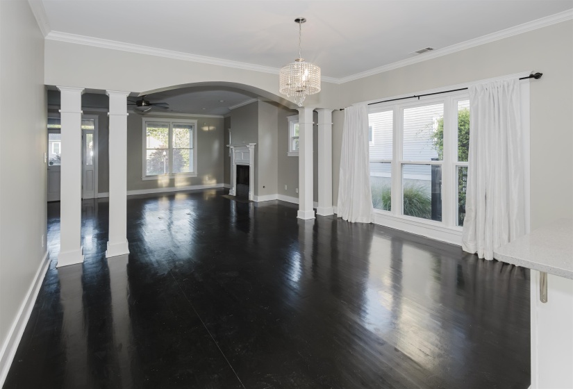 357 ANGELUS ST, Memphis, Tennessee 38112, 4 Bedroom Bedrooms, 7 Room Rooms,3 BathroomBathrooms,Residential,For Sale,ANGELUS,0,10220815
