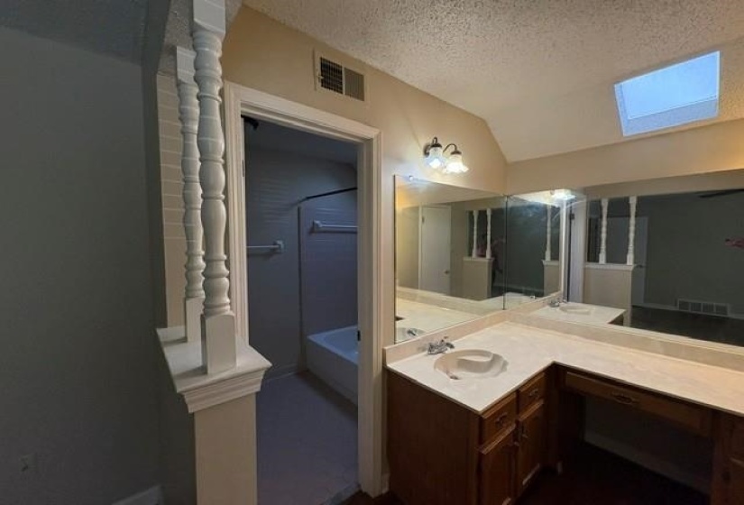 4551 PINE TOP CIR, Memphis, Tennessee 38141, 3 Bedroom Bedrooms, 7 Room Rooms,2 BathroomBathrooms,Rental Properties,For Sale,PINE TOP,0,10220843