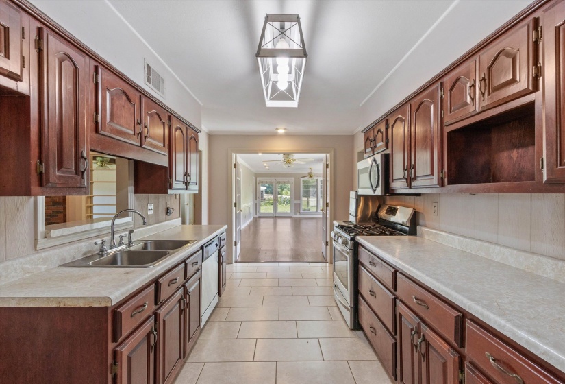 8280 HWY 196 HWY, Collierville, Tennessee 38017, 4 Bedroom Bedrooms, 9 Room Rooms,3 BathroomBathrooms,Rental Properties,For Sale,HWY 196,0,10220845