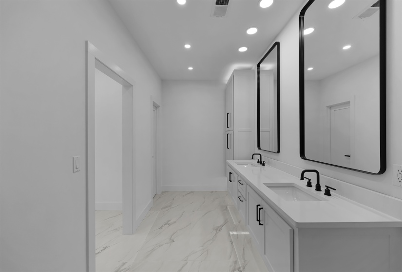158 CARIBE ROYALE PT, Savannah, Tennessee 38372, 5 Bedroom Bedrooms, 7 Room Rooms,4.1 BathroomBathrooms,Residential,For Sale,CARIBE ROYALE,0,10220850