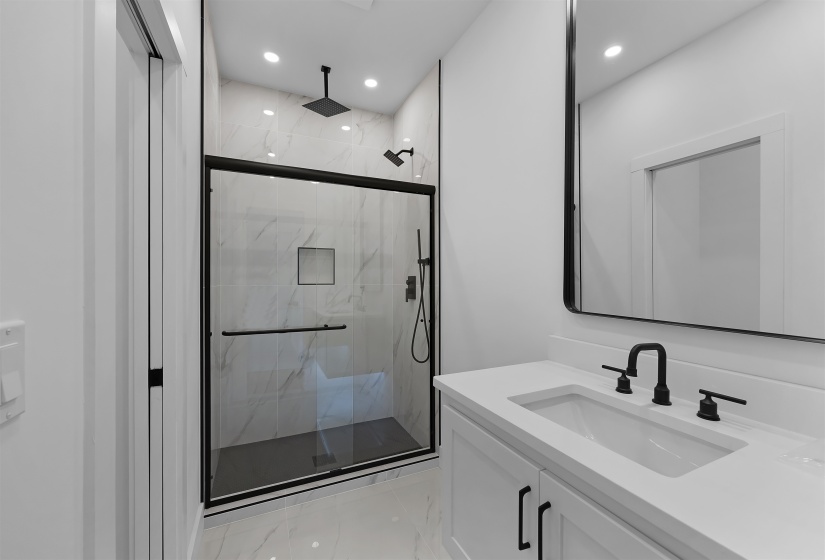 158 CARIBE ROYALE PT, Savannah, Tennessee 38372, 5 Bedroom Bedrooms, 7 Room Rooms,4.1 BathroomBathrooms,Residential,For Sale,CARIBE ROYALE,0,10220850