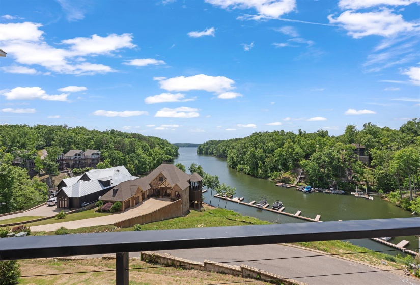 158 CARIBE ROYALE PT, Savannah, Tennessee 38372, 5 Bedroom Bedrooms, 7 Room Rooms,4.1 BathroomBathrooms,Residential,For Sale,CARIBE ROYALE,0,10220850