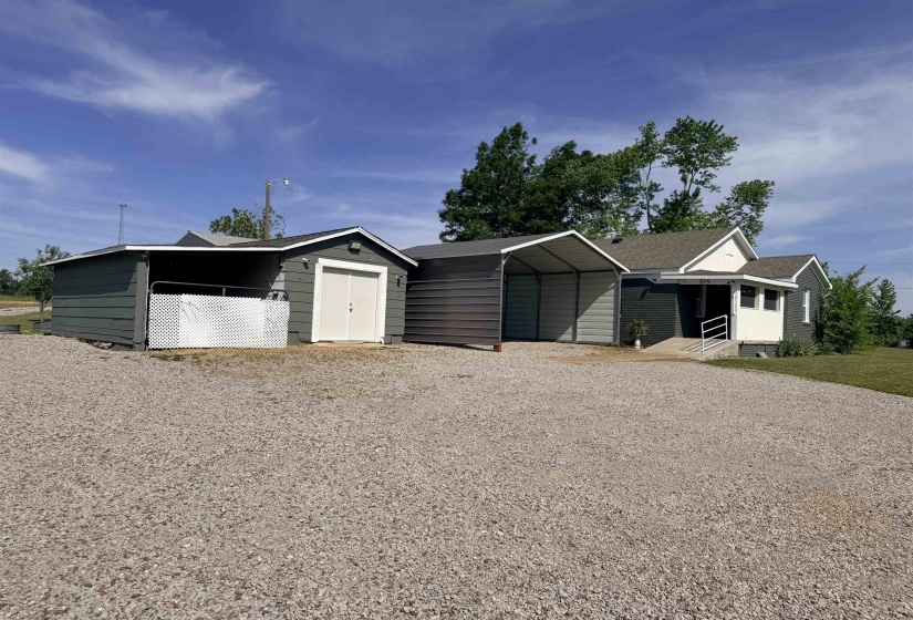 819 MAPLE ST, Adamsville, Tennessee 38310, 1 Bedroom Bedrooms, 7 Room Rooms,1.1 BathroomBathrooms,Residential,For Sale,MAPLE,0,10220857