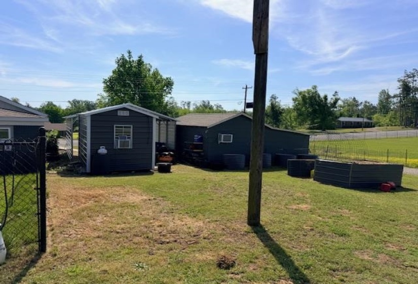 819 MAPLE ST, Adamsville, Tennessee 38310, 1 Bedroom Bedrooms, 7 Room Rooms,1.1 BathroomBathrooms,Residential,For Sale,MAPLE,0,10220857