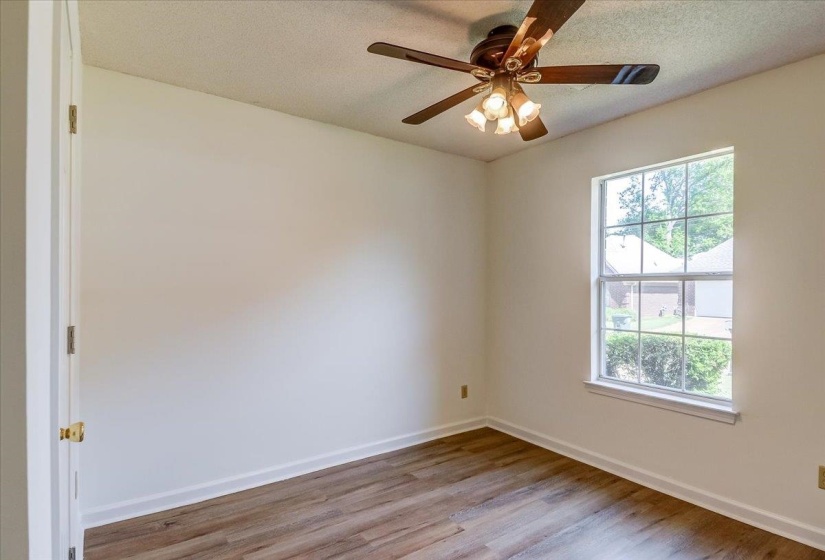 8129 COUNTRY MILL CV, Memphis, Tennessee 38016, 3 Bedrooms Bedrooms, 7 Rooms Rooms,2 BathroomsBathrooms,Residential,For Sale,COUNTRY MILL,10220858
