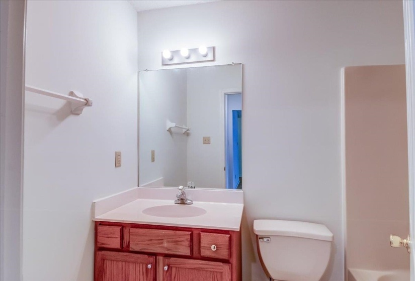 8129 COUNTRY MILL CV, Memphis, Tennessee 38016, 3 Bedrooms Bedrooms, 7 Rooms Rooms,2 BathroomsBathrooms,Residential,For Sale,COUNTRY MILL,10220858