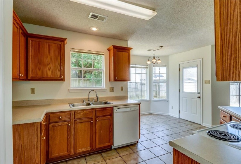 8129 COUNTRY MILL CV, Memphis, Tennessee 38016, 3 Bedrooms Bedrooms, 7 Rooms Rooms,2 BathroomsBathrooms,Residential,For Sale,COUNTRY MILL,10220858