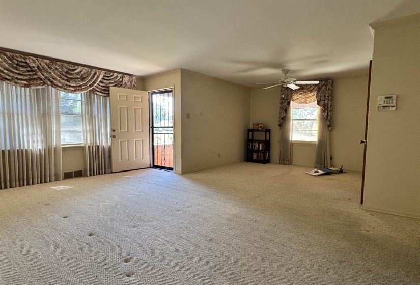 430 ROSSER RD, Memphis, Tennessee 38120, 3 Bedrooms Bedrooms, 7 Rooms Rooms,2 BathroomsBathrooms,Residential,For Sale,ROSSER,10220860