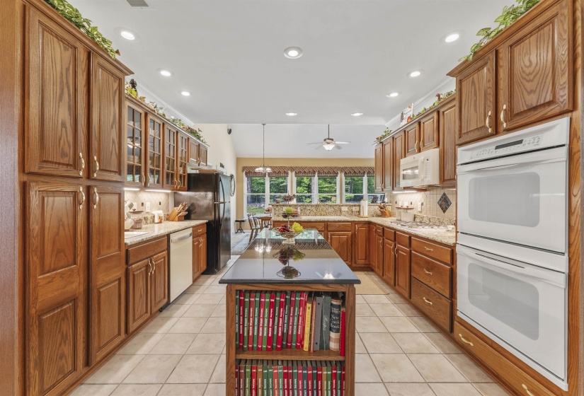 9302 CANABRIDGE DR, Lakeland, Tennessee 38002, 5 Bedrooms Bedrooms, 8 Rooms Rooms,3.1 BathroomsBathrooms,Residential,For Sale,CANABRIDGE,10220861