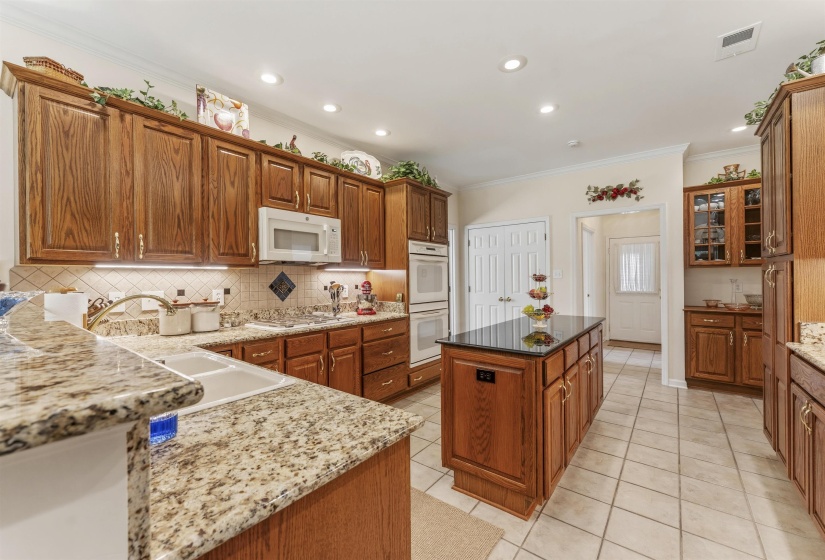 9302 CANABRIDGE DR, Lakeland, Tennessee 38002, 5 Bedrooms Bedrooms, 8 Rooms Rooms,3.1 BathroomsBathrooms,Residential,For Sale,CANABRIDGE,10220861