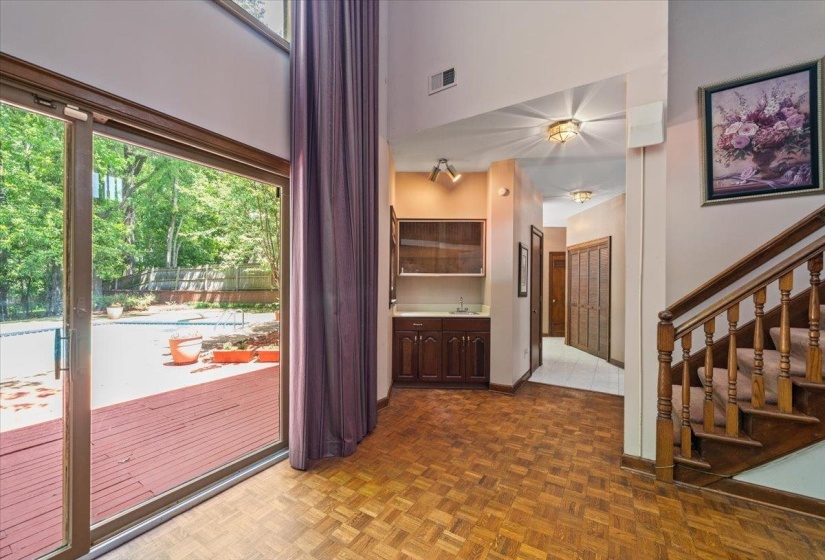 5992 MANOR CV, Memphis, Tennessee 38120, 6 Bedrooms Bedrooms, 12 Rooms Rooms,4 BathroomsBathrooms,Residential,For Sale,MANOR,10220862