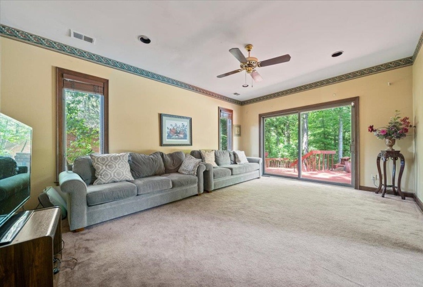 5992 MANOR CV, Memphis, Tennessee 38120, 6 Bedrooms Bedrooms, 12 Rooms Rooms,4 BathroomsBathrooms,Residential,For Sale,MANOR,10220862
