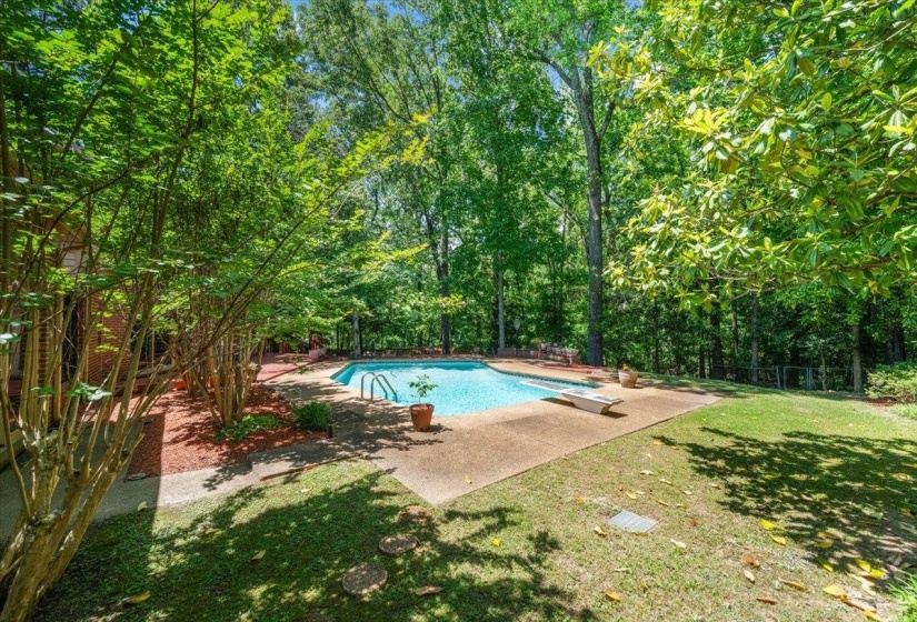 5992 MANOR CV, Memphis, Tennessee 38120, 6 Bedrooms Bedrooms, 12 Rooms Rooms,4 BathroomsBathrooms,Residential,For Sale,MANOR,10220862