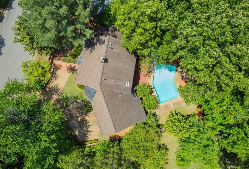 5992 MANOR CV, Memphis, Tennessee 38120, 6 Bedrooms Bedrooms, 12 Rooms Rooms,4 BathroomsBathrooms,Residential,For Sale,MANOR,10220862
