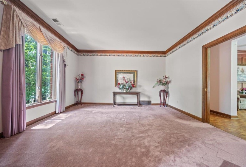 5992 MANOR CV, Memphis, Tennessee 38120, 6 Bedrooms Bedrooms, 12 Rooms Rooms,4 BathroomsBathrooms,Residential,For Sale,MANOR,10220862