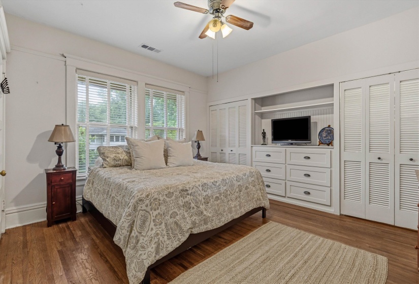 1620 CARR AVE, Memphis, Tennessee 38104, 4 Bedrooms Bedrooms, 8 Rooms Rooms,2.1 BathroomsBathrooms,Residential,For Sale,CARR,10220869