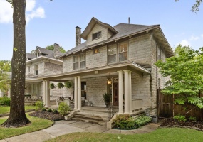 1620 CARR AVE, Memphis, Tennessee 38104, 4 Bedrooms Bedrooms, 8 Rooms Rooms,2.1 BathroomsBathrooms,Residential,For Sale,CARR,10220869