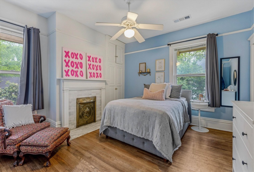 1620 CARR AVE, Memphis, Tennessee 38104, 4 Bedrooms Bedrooms, 8 Rooms Rooms,2.1 BathroomsBathrooms,Residential,For Sale,CARR,10220869