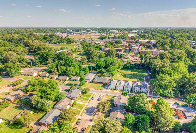 166 ROBERTA DR, Memphis, Tennessee 38112, 2 Bedrooms Bedrooms, ,1 BathroomBathrooms,Duplexes,For Sale,ROBERTA,10220898